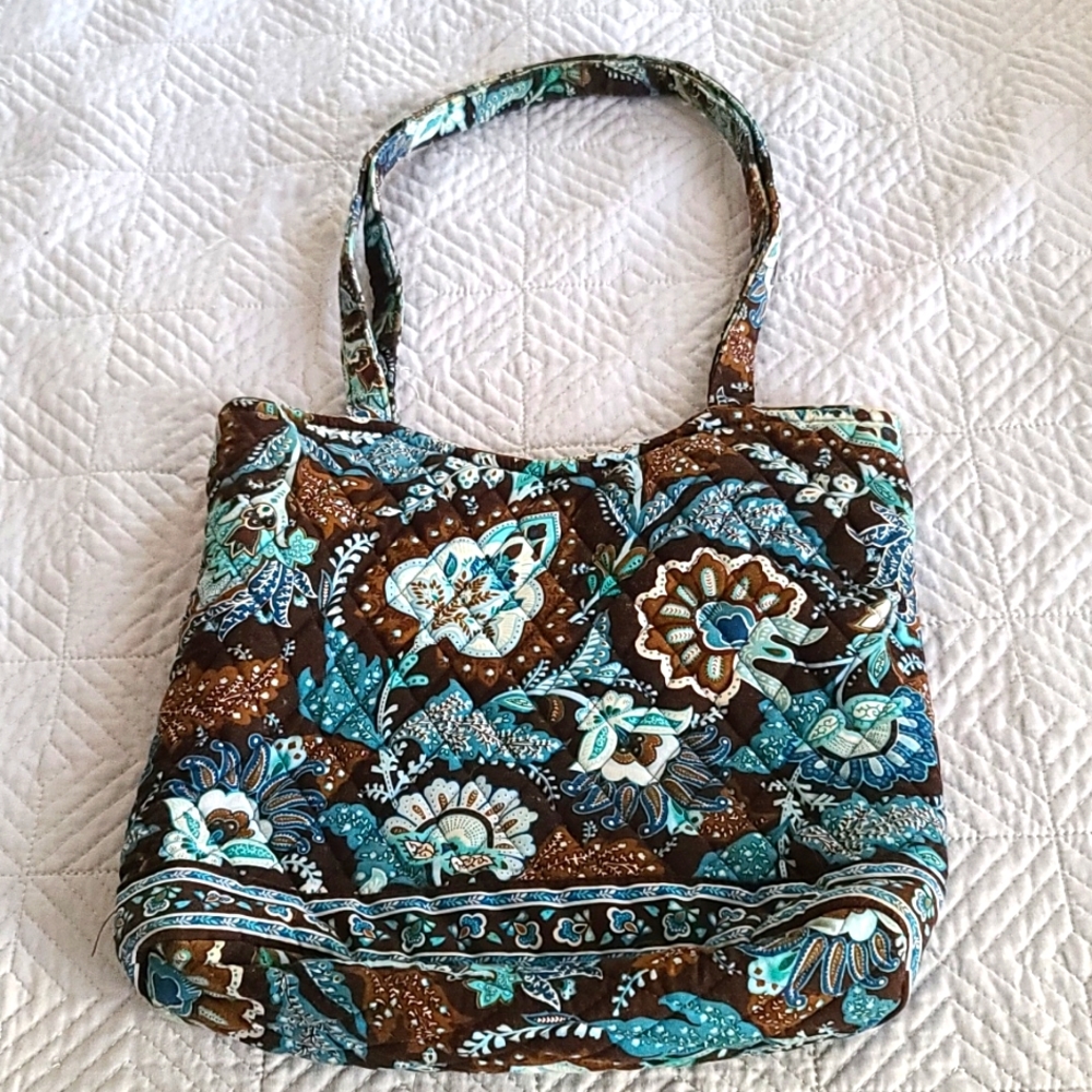 Beautiful Vera Bradley shoulder bag
